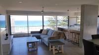 Surfers Chalet image 3